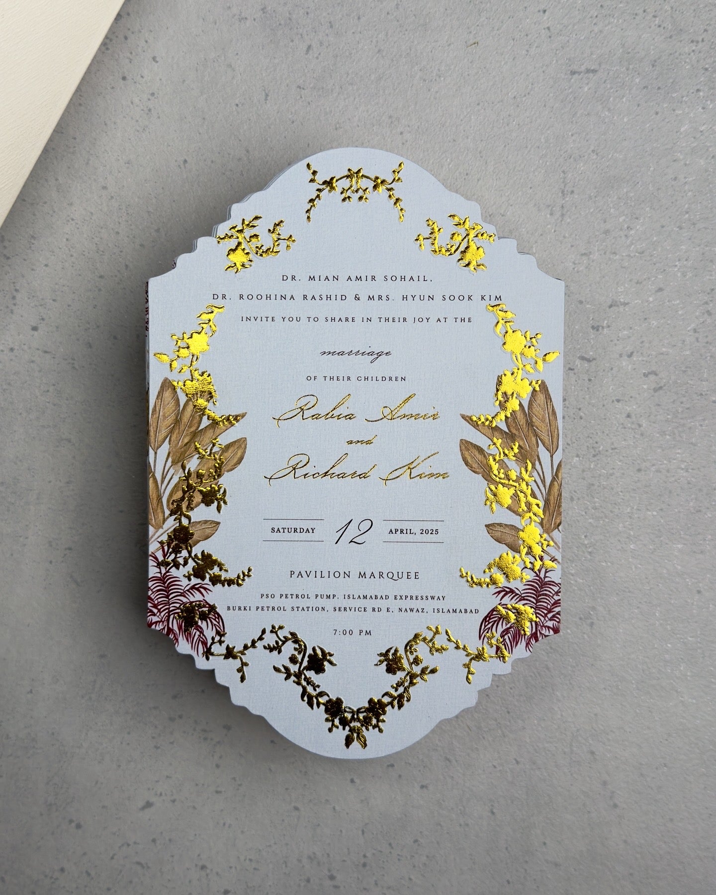 A Luxurious Regal Invitation